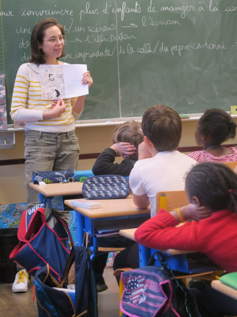 Alice intervient dans une classe